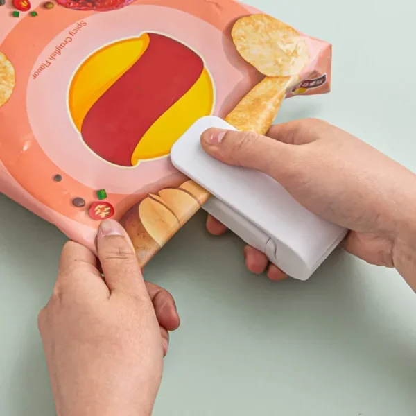 Mini Heat Bag Packaging Sealer Portable Plastic Bag Clip Sealing Machine Food Storage Seal Snack Sealing Kitchen Gadgets - Image 2